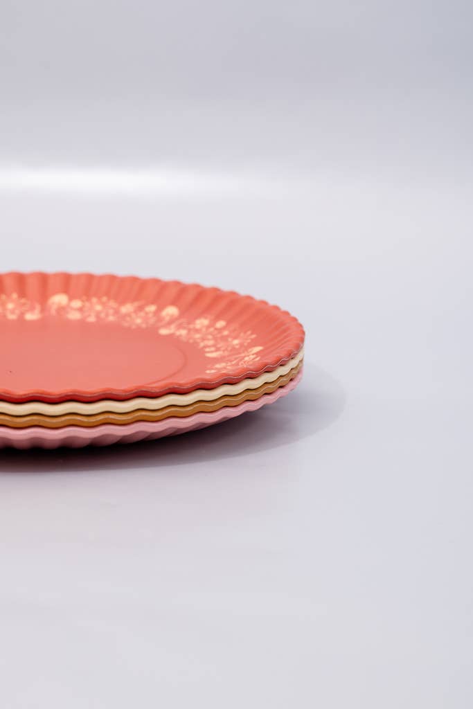 4 wavy edge small appetizer plates