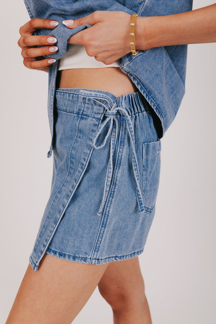 denim skort with tie at the waist side details