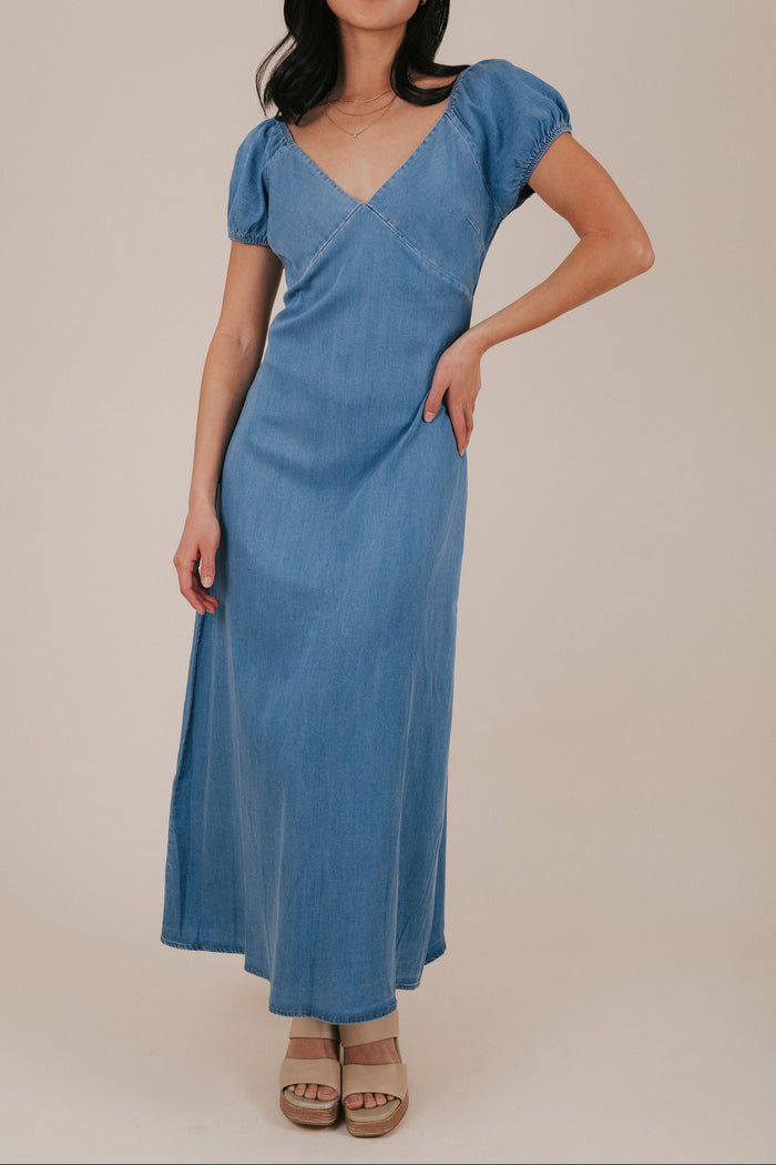 soft denim puff sleeve midi dress front
