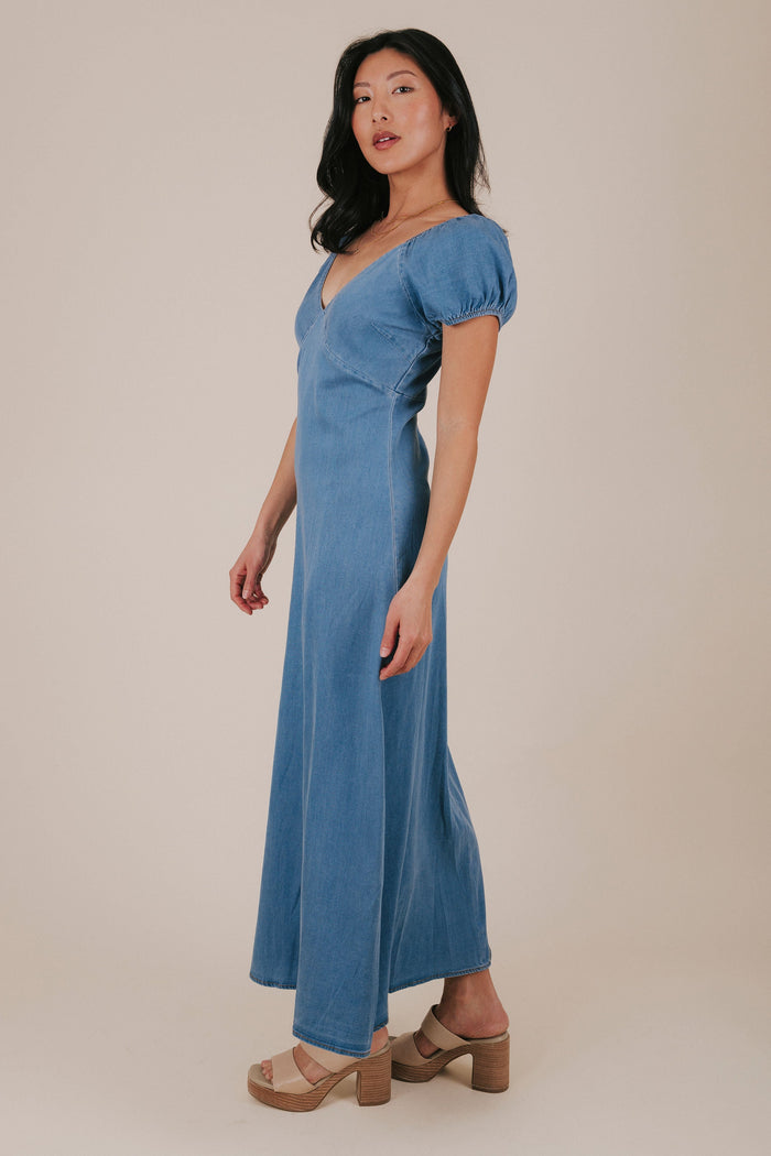 soft denim puff sleeve midi dress side 2