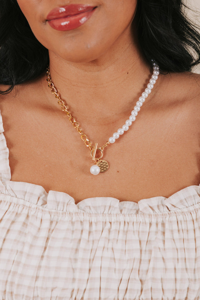 pendant asymmetrical neckalce model