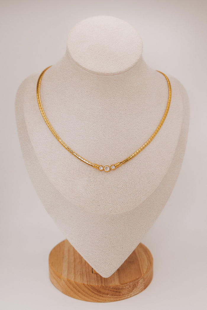 flat chain with 3 stones