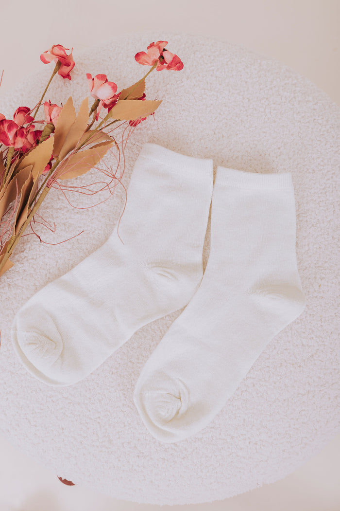 womens white ribbed cuffed socks