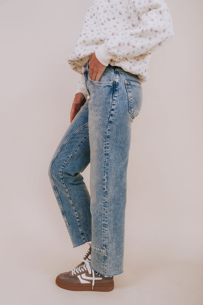 FREE PEOPLE - Risk Taker Mid-Rise Jeans by Free People