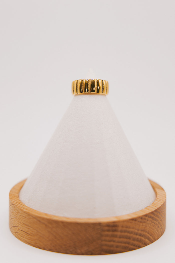 gold ribbed band ring