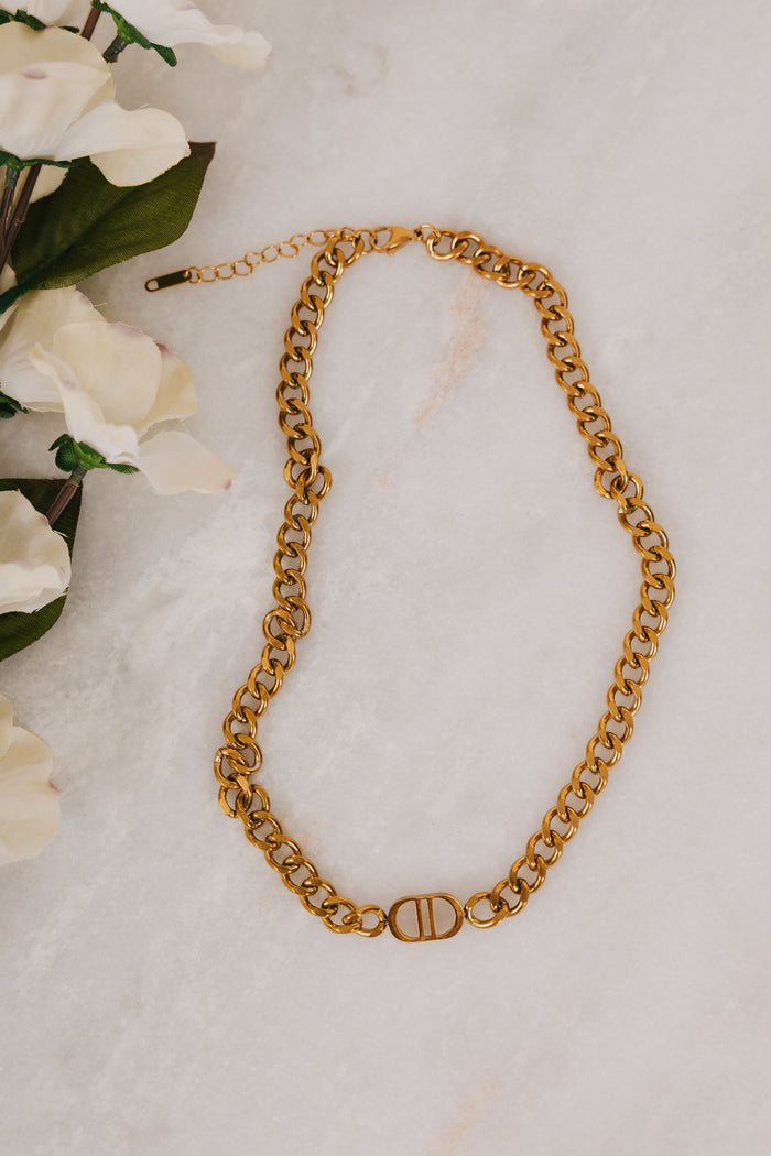 chain pendant necklace