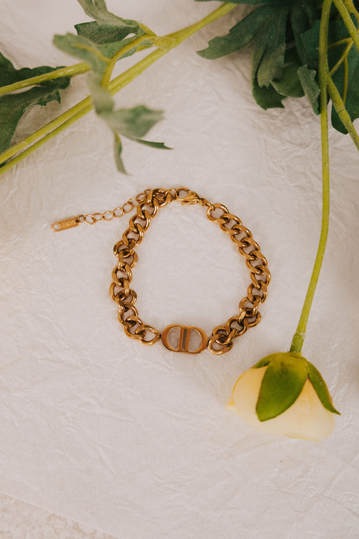 chain pendant bracelet