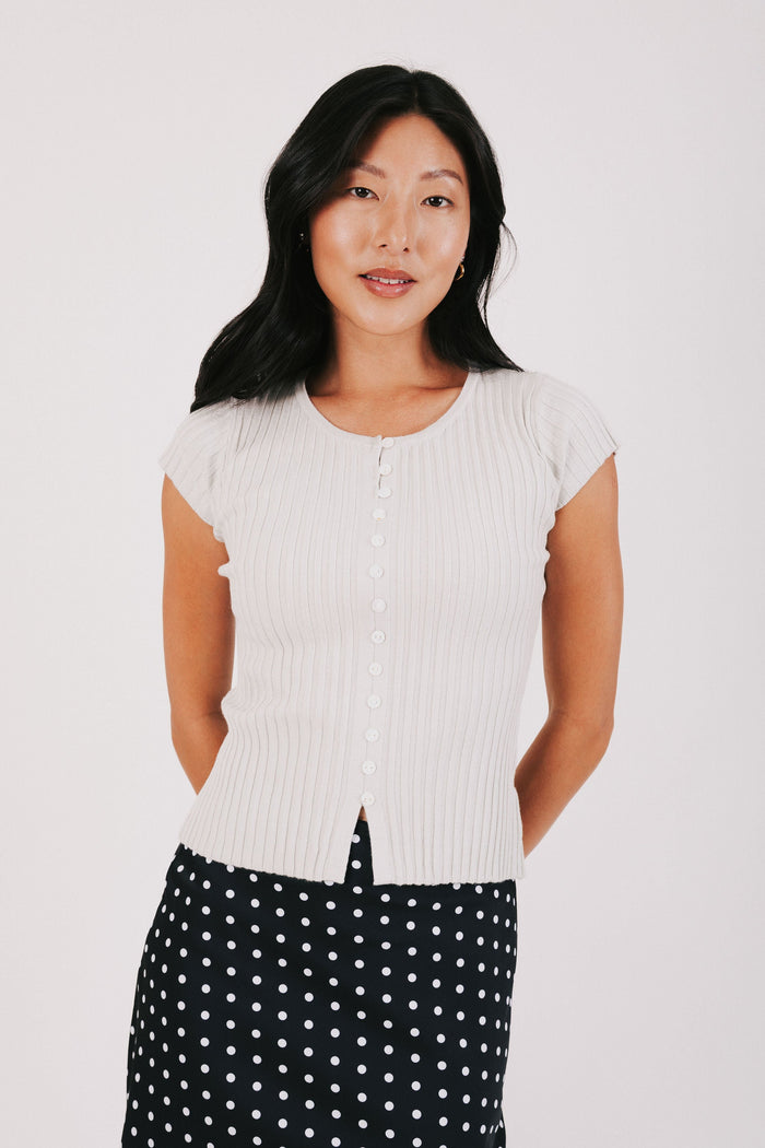 wide ribbed buttoned top front