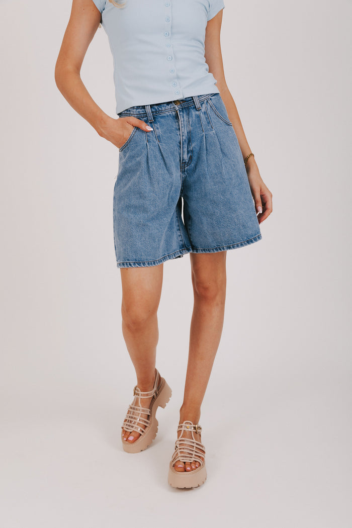 pleated baggy denim shorts front