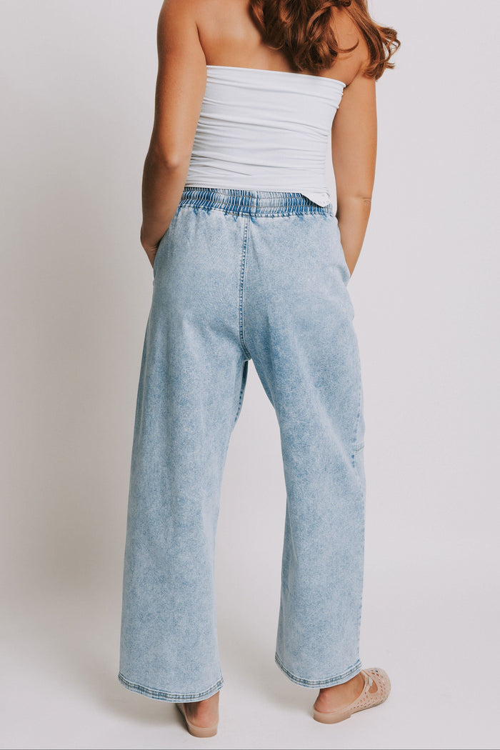 INCLUSIVE SIZING - RISEN - Needing Space Jeans