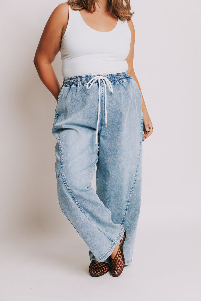 INCLUSIVE SIZING - RISEN - Needing Space Jeans