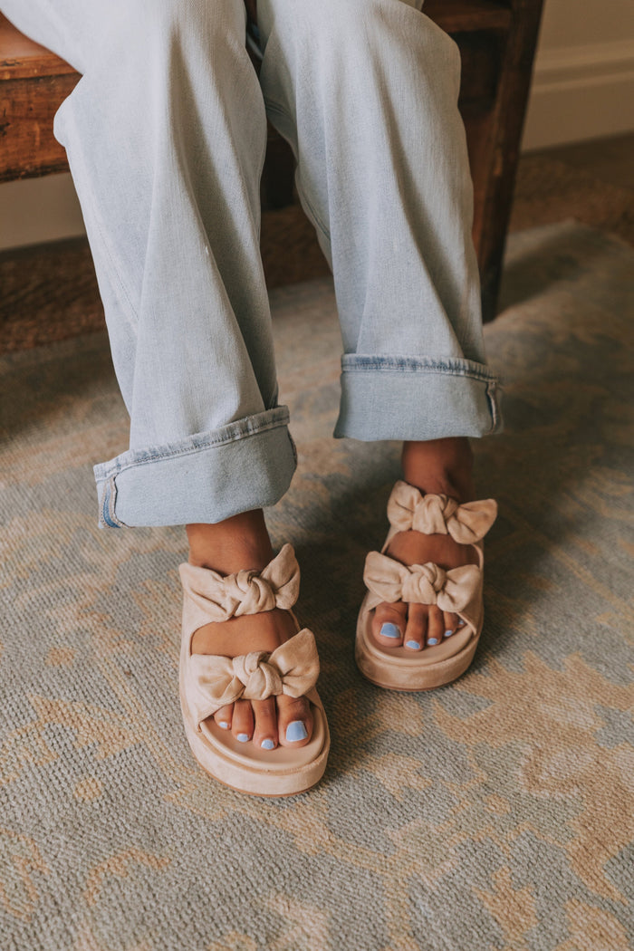 platform sandals with bows