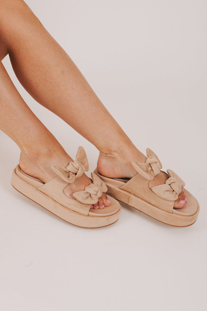 platform sandals with bows