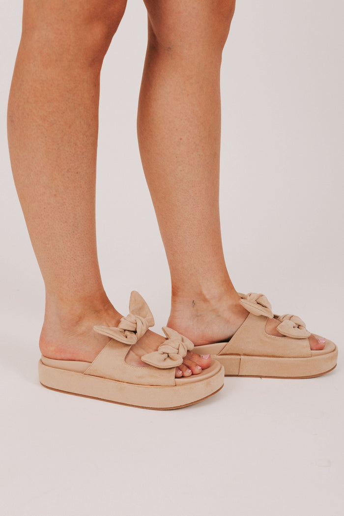 platform sandals with bows