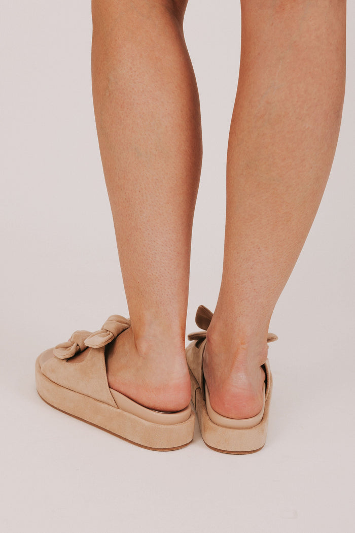 platform sandals with bows
