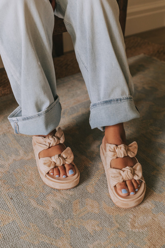 platform sandals with bows