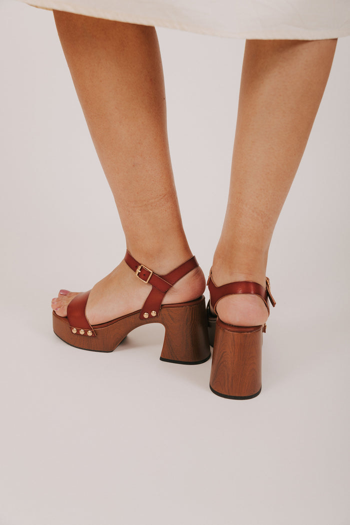 MIA Electra heels in cognac with gold accents