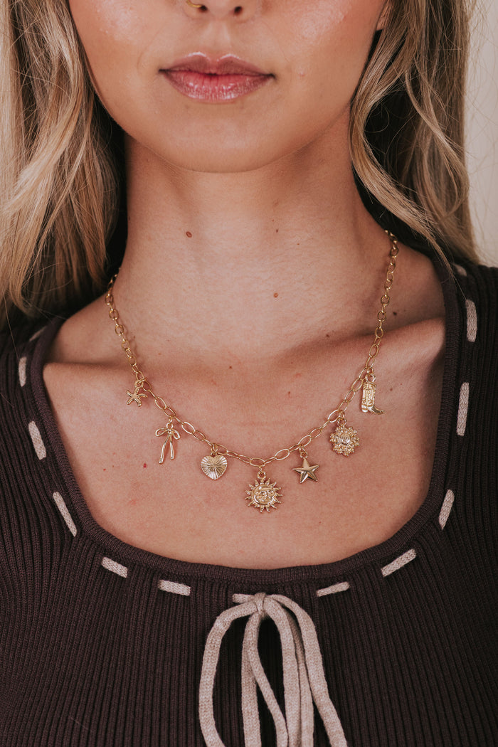 gold chain charm necklace model