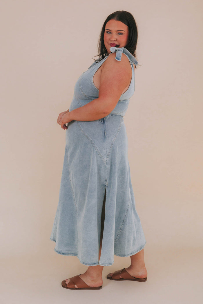 PLUS SIZE - Across The Rooftops Dress