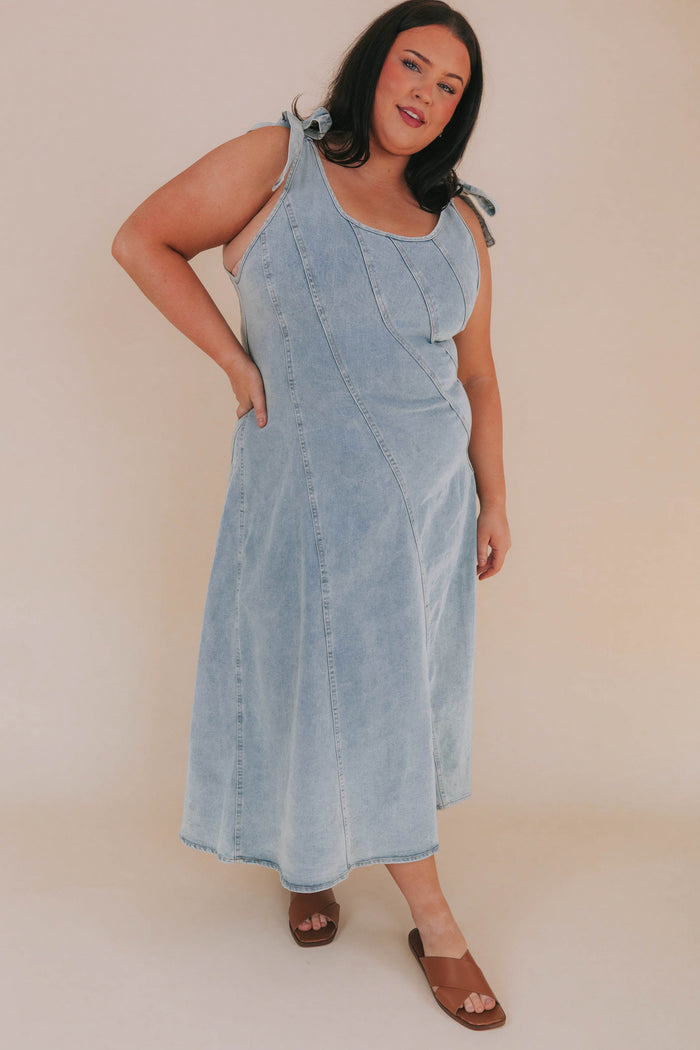 PLUS SIZE - Across The Rooftops Dress