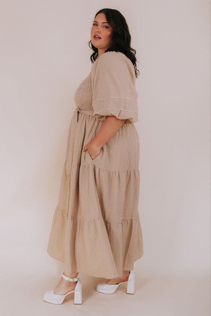PLUS SIZE - Come See Me Dress