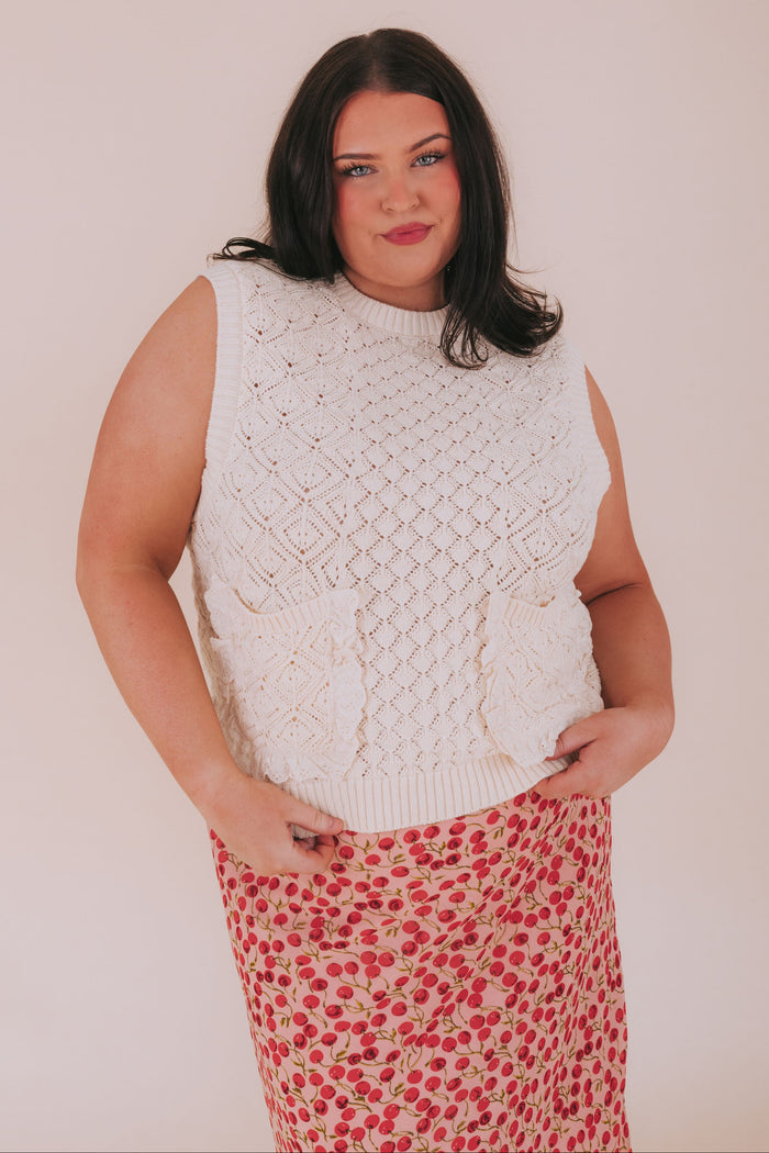 PLUS SIZE - Little Bit Closer Top