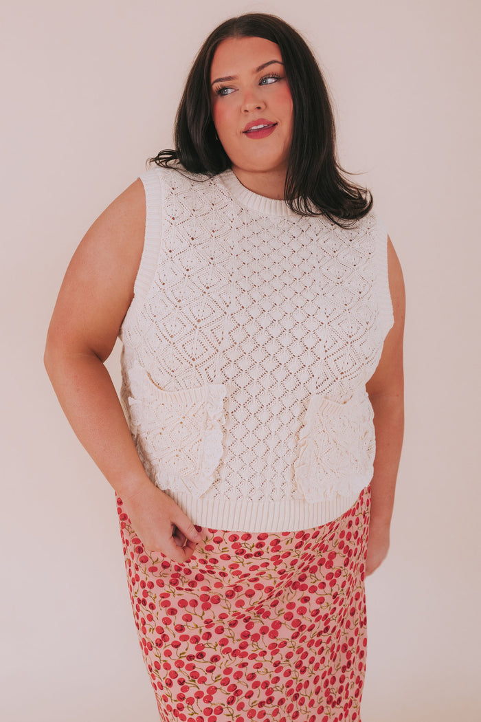 PLUS SIZE - Little Bit Closer Top