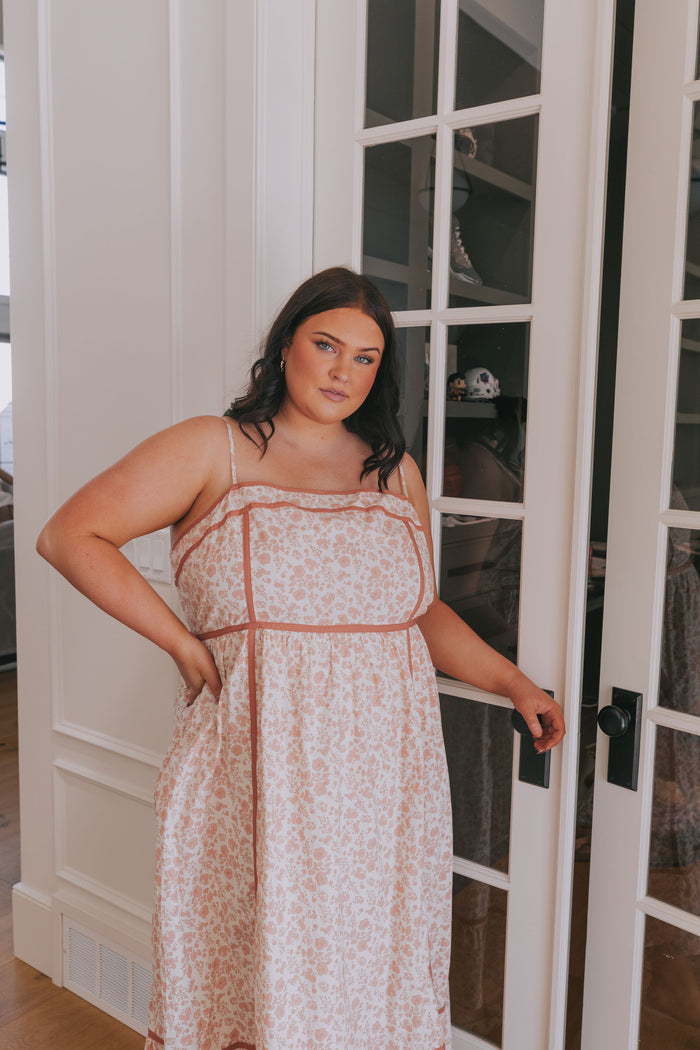PLUS SIZE - Peach Party Dress