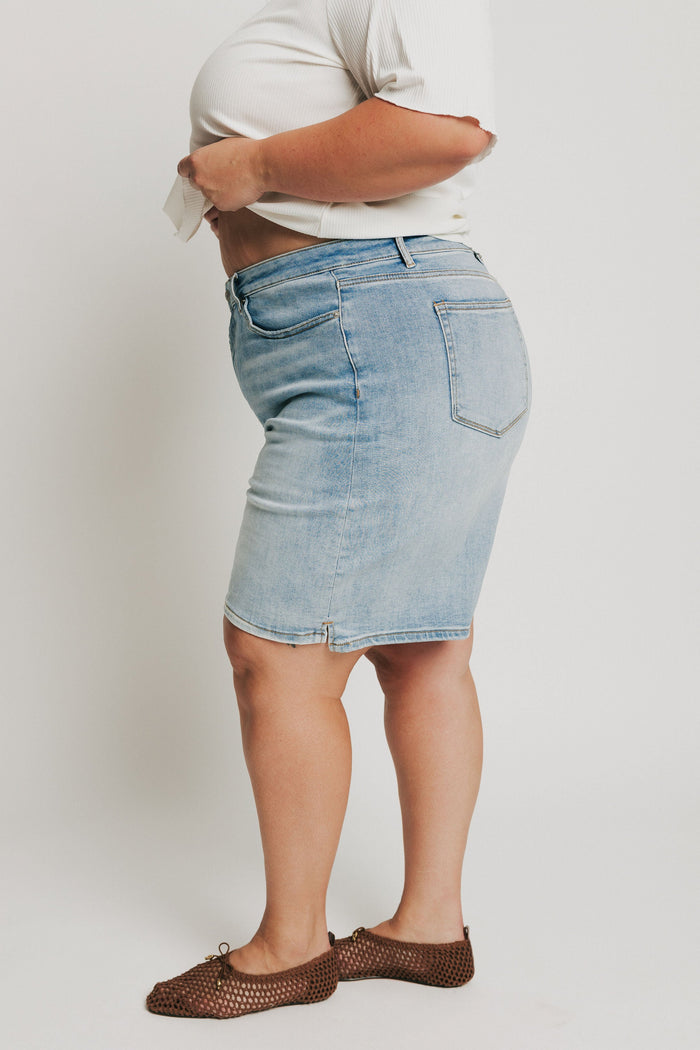 wide leg light wash denim shorts side