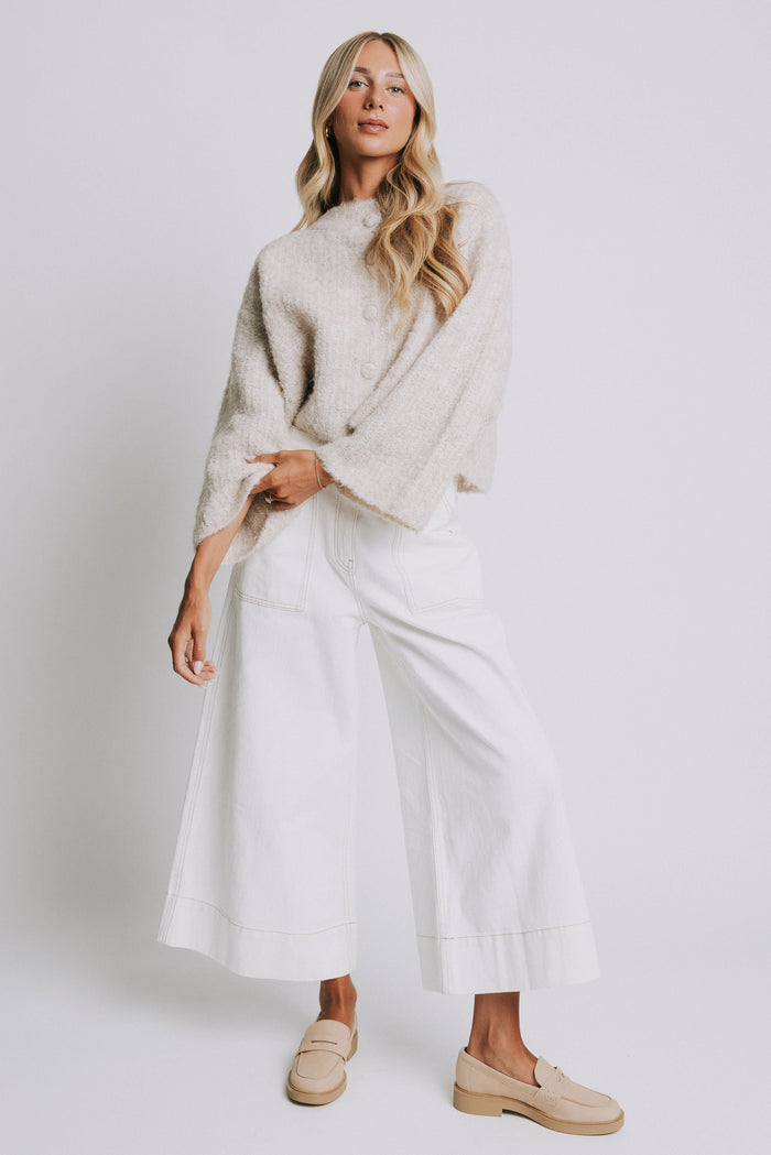 white wide leg cropped pants with contrast stitching full
