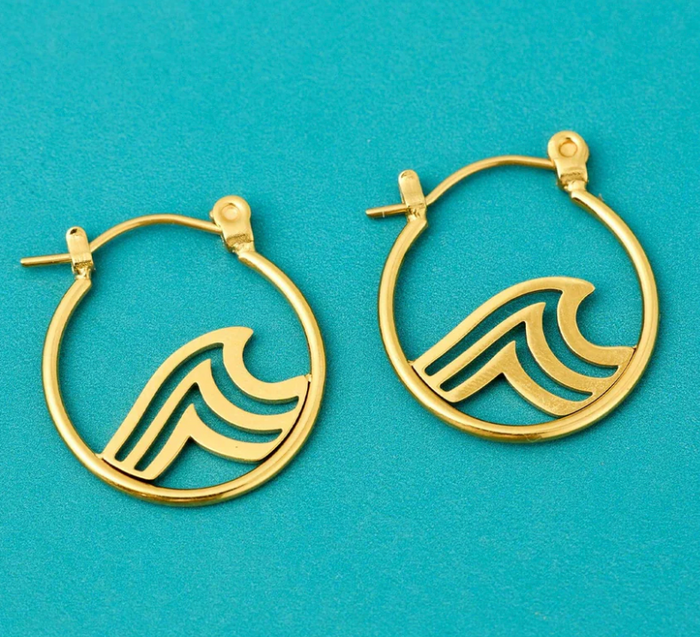 PURA VIDA - Surfrider Gold Wave Hoop Earrings