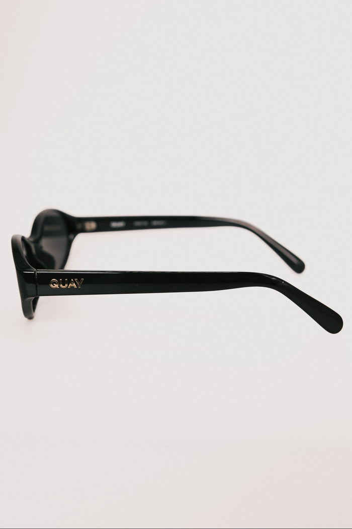 quay aura points sunglasses black side