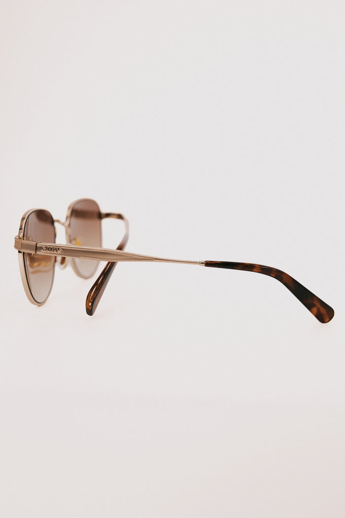 quay born ready sunglasses side