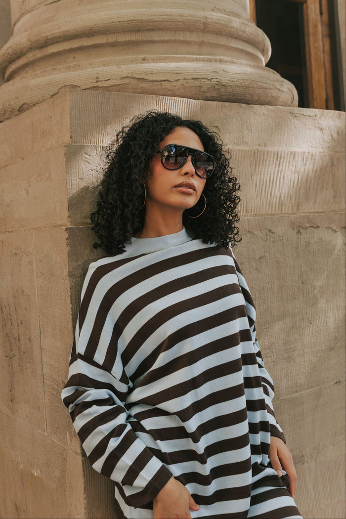 quay chart topper sunglasses black lifestyle