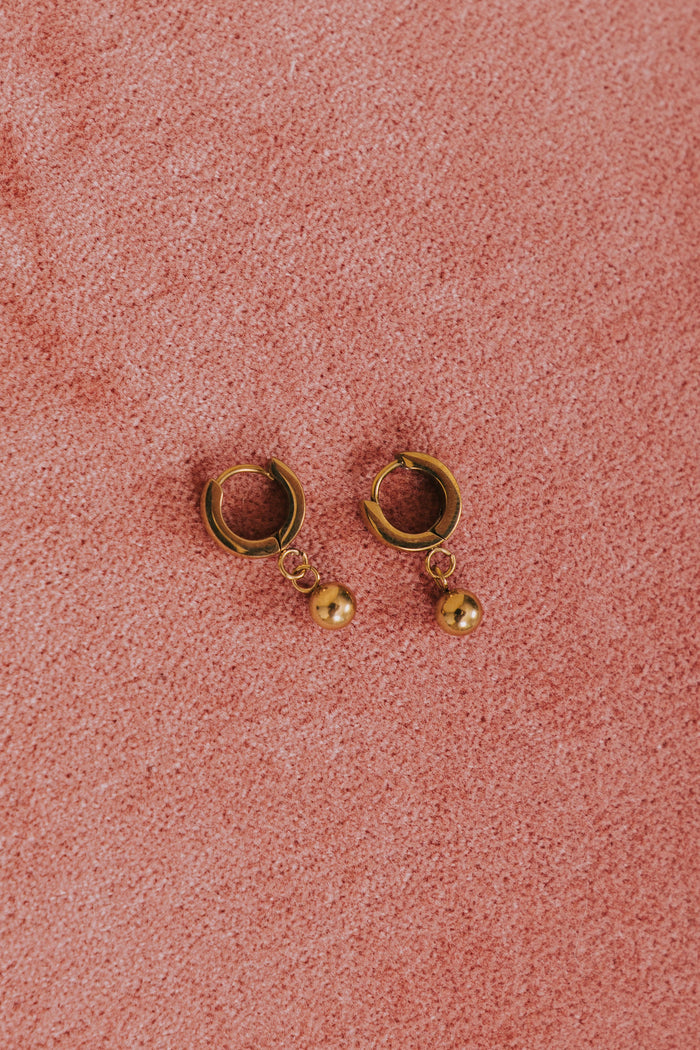 ball bead thick hoop front 2