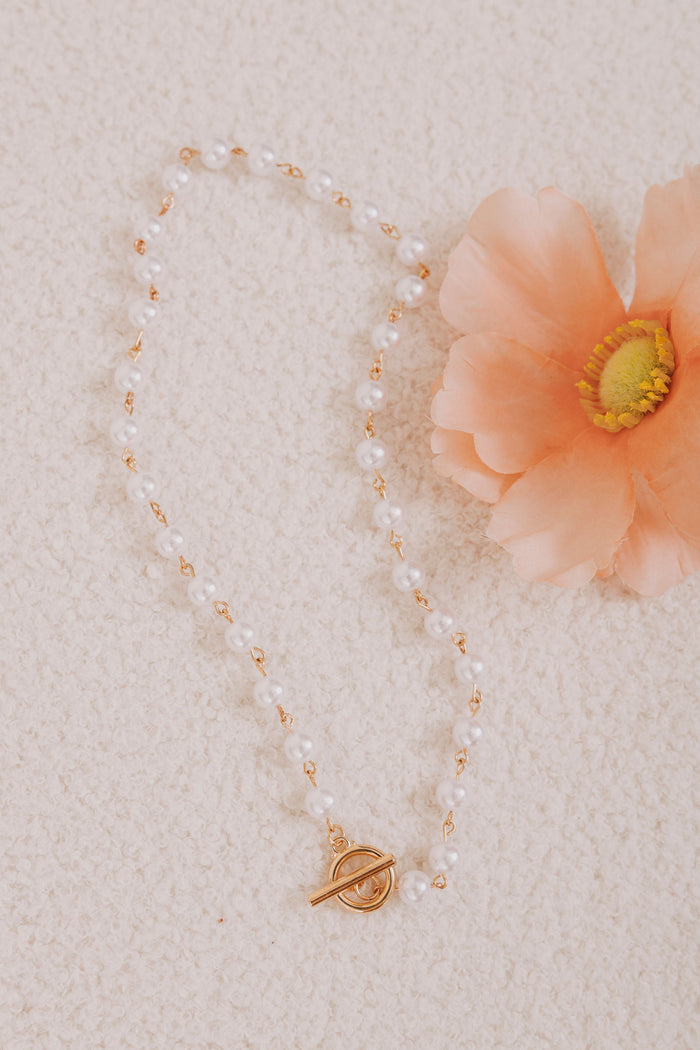 pearl gold accents necklace front