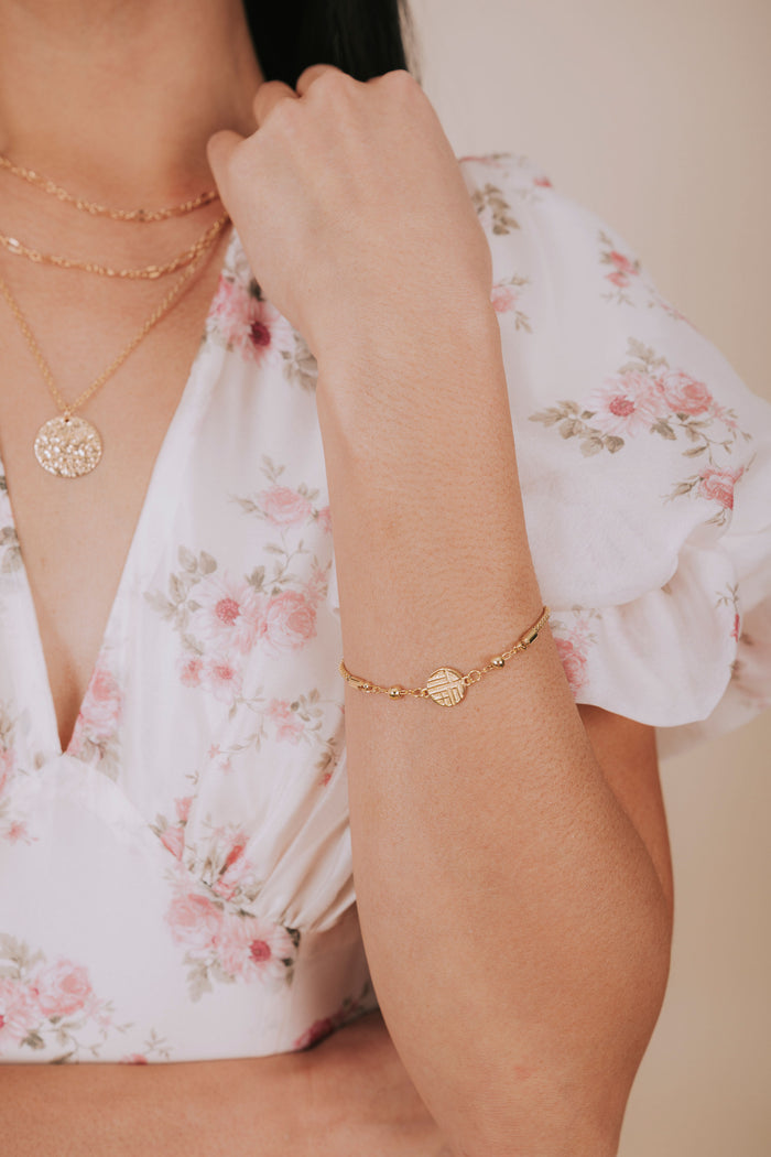 gold mesh chain circle pendant bracelet 2