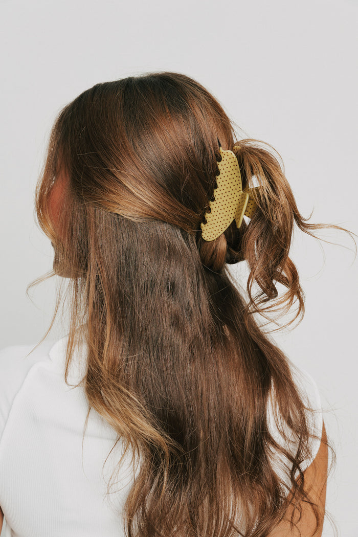yellow polka dot claw clip model