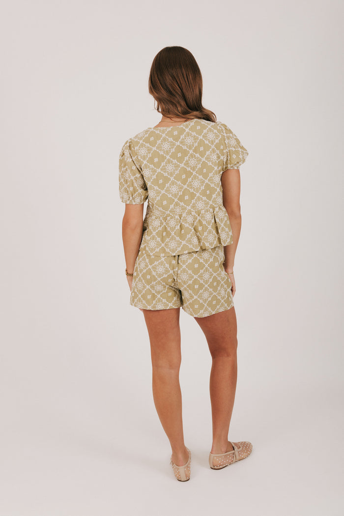 green set with 3 bows on top